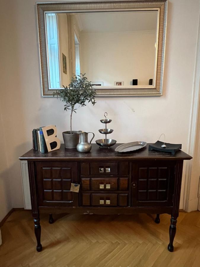 Bourgeois Elegance In The Heart Of Budapest Exterior foto